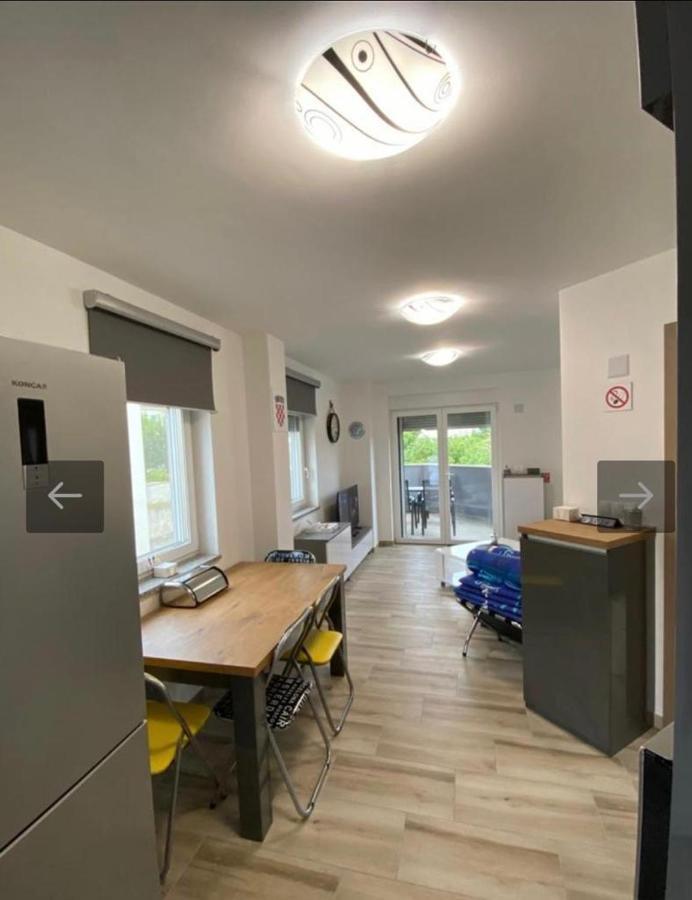 Apartmani Jedro Šilo Eksteriør bilde